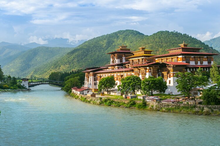 Helvetas Reise nach Bhutan Kloster Punakha Dzong | © Background Tours